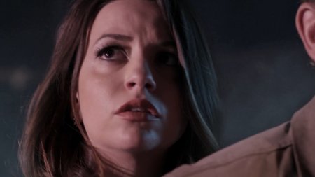 Акулий торнадо 4: Пробуждение (2016) Акулий торнадо 4: Пробуждение (2016)